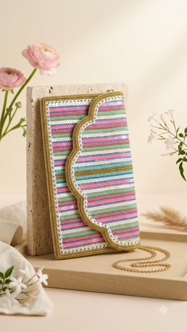 8BtjPrrjor4evjdV7UP_BP Pastel Parade Beaded Clutch
