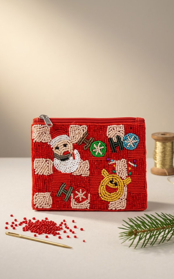 bCmdrSskB638cc9vcYWOU9 Santa’s Merry Moments Beaded Coin Purse